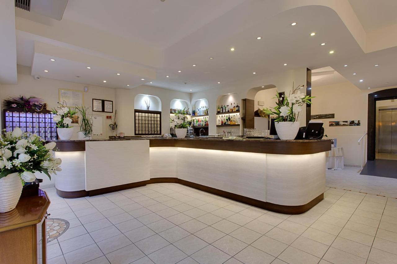 Hotel Anthos Cesenatico Eksteriør billede